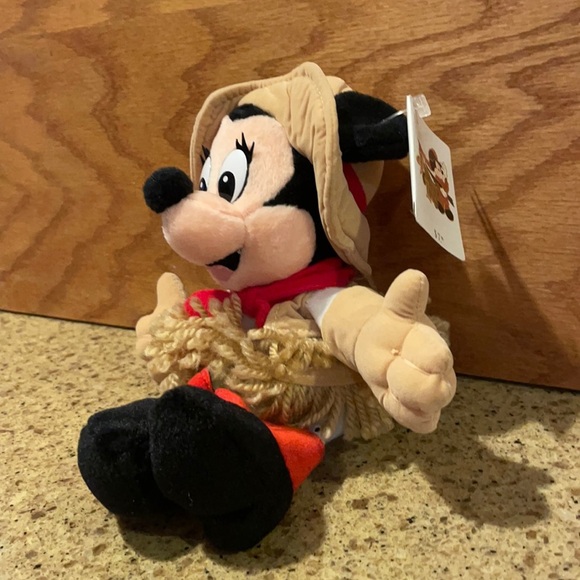 Original NWT Disney Frontierland Minnie beanie plush - Picture 3 of 6